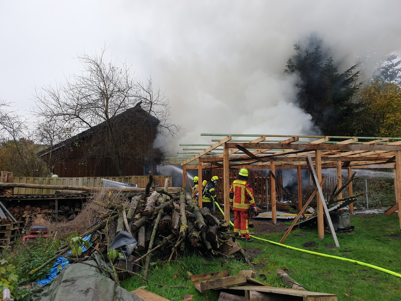 FW-RD: Wohnhaus- und Carportbrand in Timmaspe (Kreis Rendsburg-Eckernförde) - Foto: presseportal.de