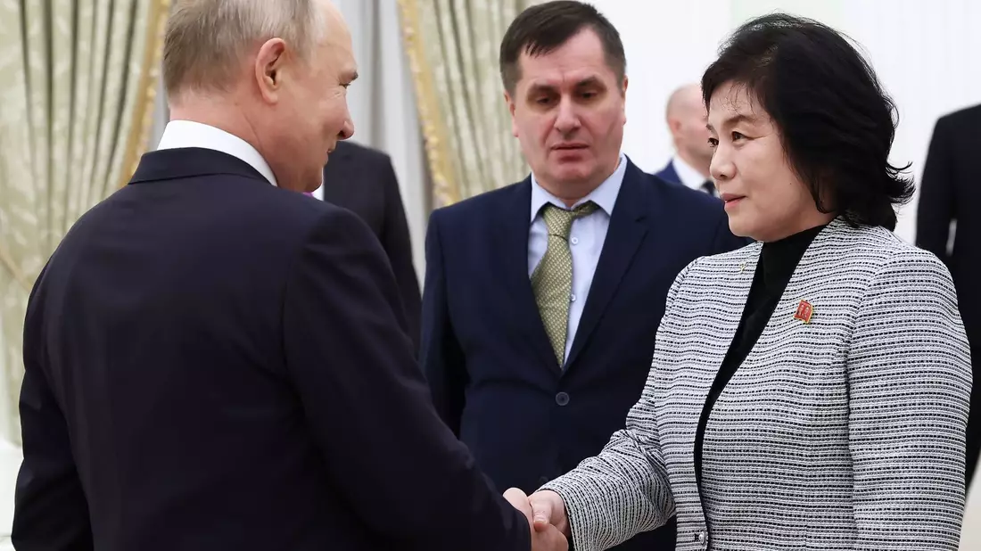 Kremlchef Wladimir Putin hatte schon im Januar Nordkoreas Außenministerin Choe Son Hui im Kreml empfangen. (Archivbild) - Bild: Artyom Geodakyan/Pool Sputnik Kremlin/dpa