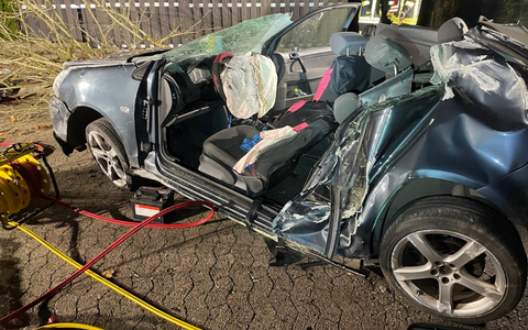 POL-STD: Zwei junge Autoinsassen im Alter von 19- und 23-Jahren bei Verkehrsunfall in Harsefeld tödlich verunglückt - Foto: presseportal.de