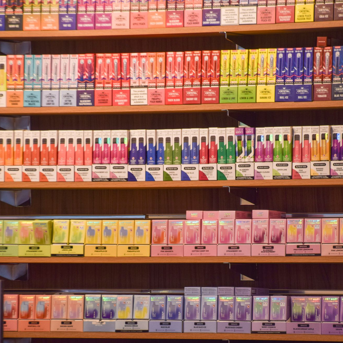 Einweg-E-Zigaretten sollen in Großbritannien zum Schutz von Minderjährigen verboten werden. (Archivbild) - Foto: Vuk Valcic/ZUMA Press Wire/dpa