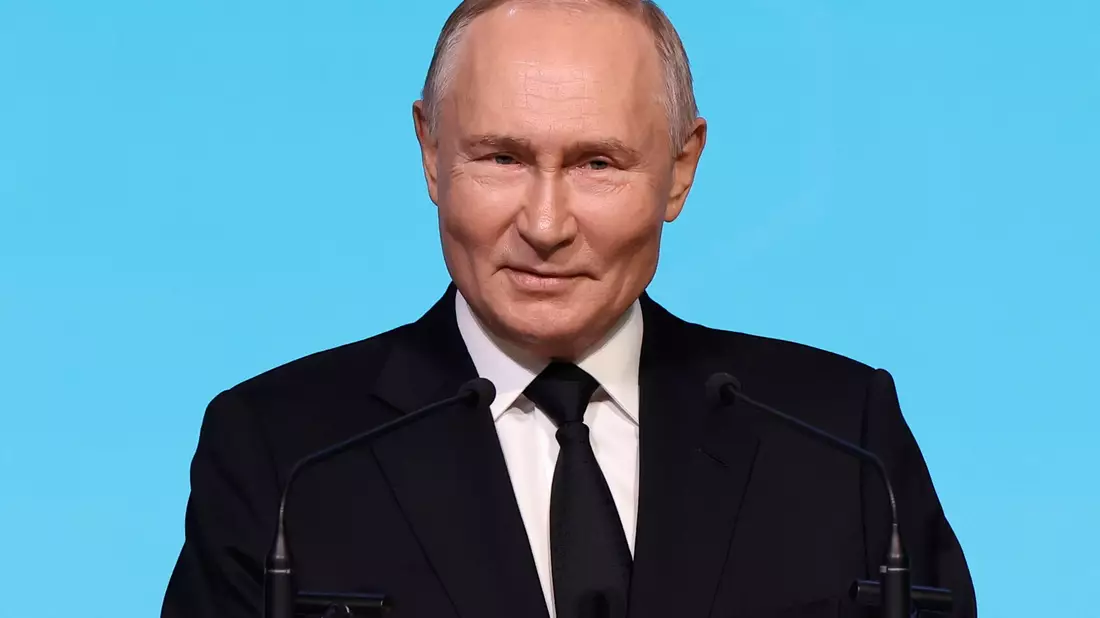 Russlands Präsident wird seit vielen Jahren versuchte Wahlbeeinflussung vorgeworfen - Bild: Mikhail Sinitsyn/Pool Sputnik Kremlin via AP/dpa