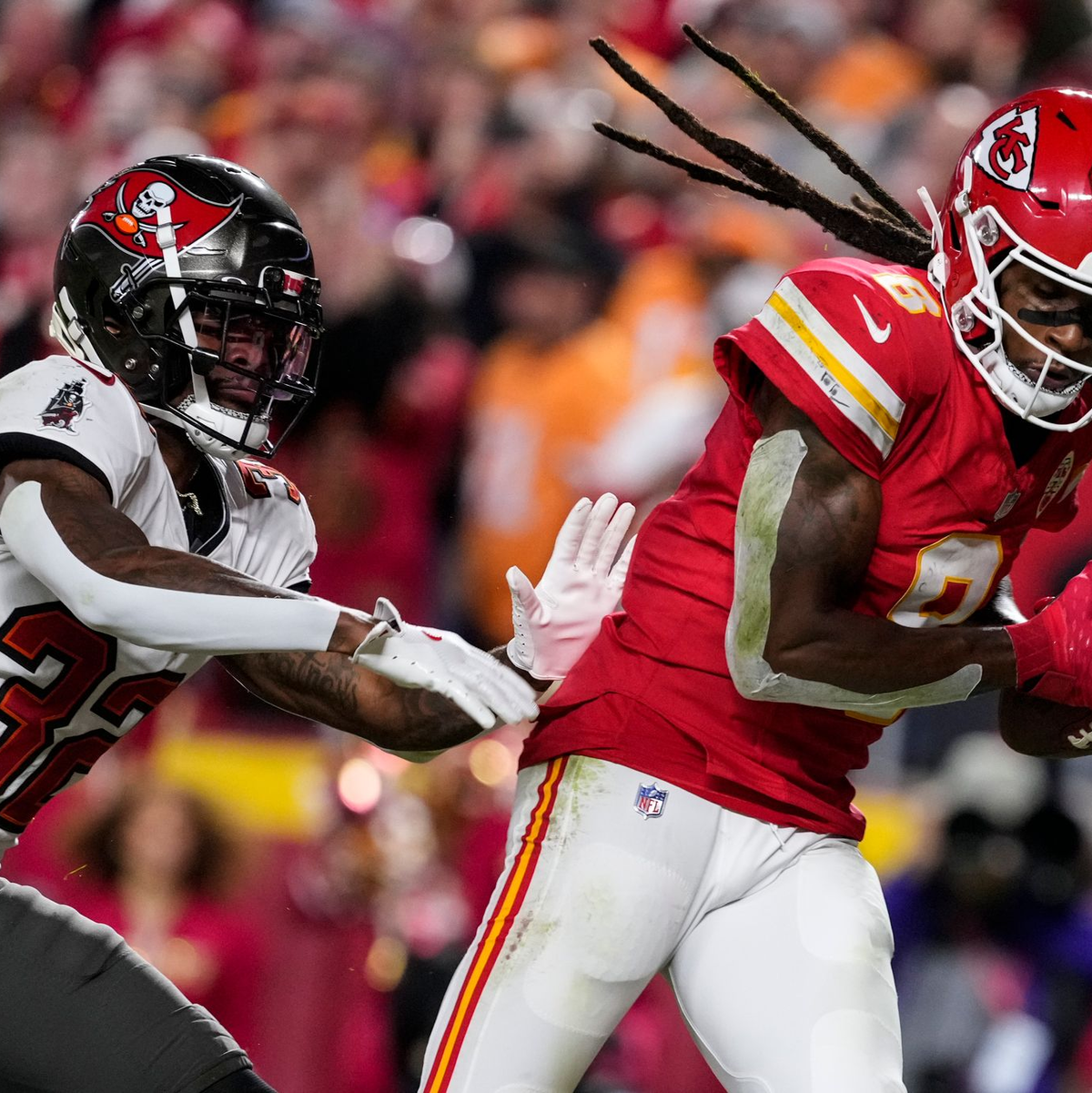 DeAndre Hopkins spielte seine erst zweite Partie für die Chiefs und verbuchte beeindruckende zwei Touchdowns.  - Foto: Ed Zurga/AP/dpa