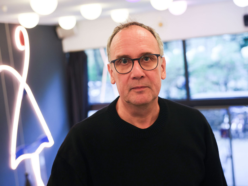 Volker Kutscher plant keine neue Romanreihe mit seinem Helden Gereon Rath. - Foto: Oliver Berg/dpa