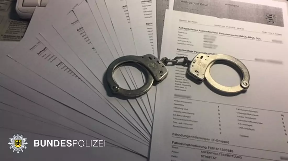 Bundespolizeidirektion München: Tätlichkeit führt direkt ins Gefängnis / 26-Jähriger in JVA eingeliefert - Bild: presseportal.de