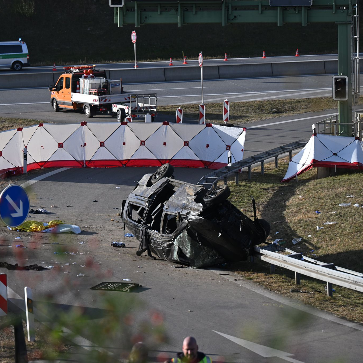 Der Wagen wurde völlig zerstört. (Archivbild) - Foto: Sven Hoppe/dpa