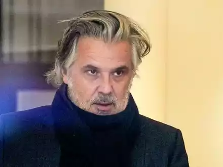 Der Verdacht steht im Raum, dass Frankreichs Liga-Präsident Labrune am Deal mit dem Finanzinvestor CVC gut verdient hat (Archivbild). - Foto: Michel Euler/AP/dpa