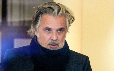 Der Verdacht steht im Raum, dass Frankreichs Liga-Präsident Labrune am Deal mit dem Finanzinvestor CVC gut verdient hat (Archivbild). - Foto: Michel Euler/AP/dpa Der Verdacht steht im Raum, dass Frankreichs Liga-Präsident Labrune am Deal mit dem Finanzinvestor CVC gut verdient hat (Archivbild). - Foto: Michel Euler/AP/dpa