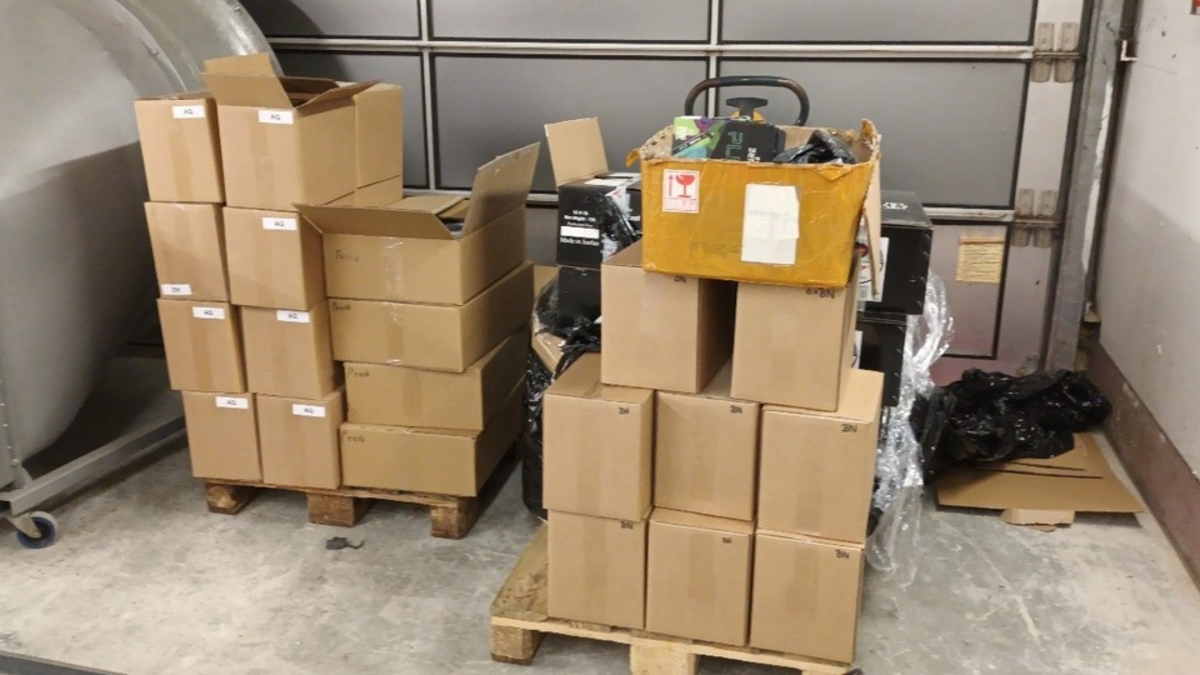 HZA-S: HZA-S: Finanzkontrolle Schwarzarbeit Stuttgart durchsucht Wohn- und Geschäftsräume eines Shisha-Bar-Inhabers - Foto: presseportal.de