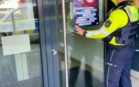 POL-KLE: Kreis Kleve - Kreispolizeibehörde Kleve startet Plakataushang/ Umsetzung des 10-Punkte-Plan des Landes NRW zur Bekämpfung der Messerwalt im öffentlichen Raum - Foto: presseportal.de