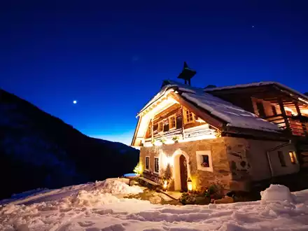 Von urig bis luxuriös: Almhütten-Urlaub in Österreich - Foto: presseportal.de