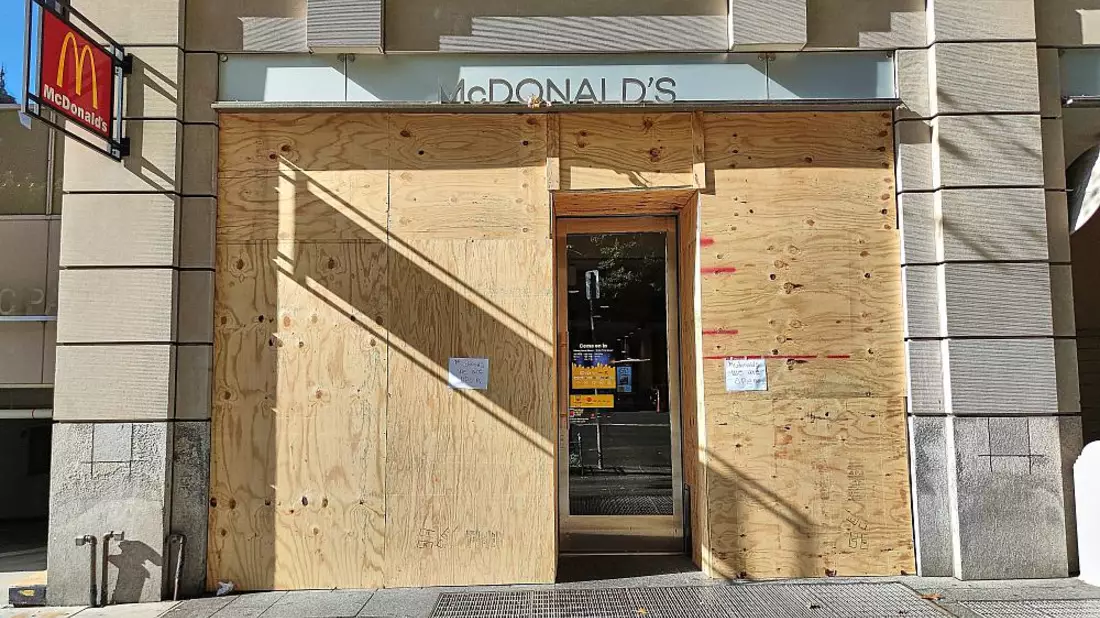 Verrammelter McDonald`s aus Sorge vor Randale bei der US-Wahl am 05.11.2024 - Bild: über dts Nachrichtenagentur