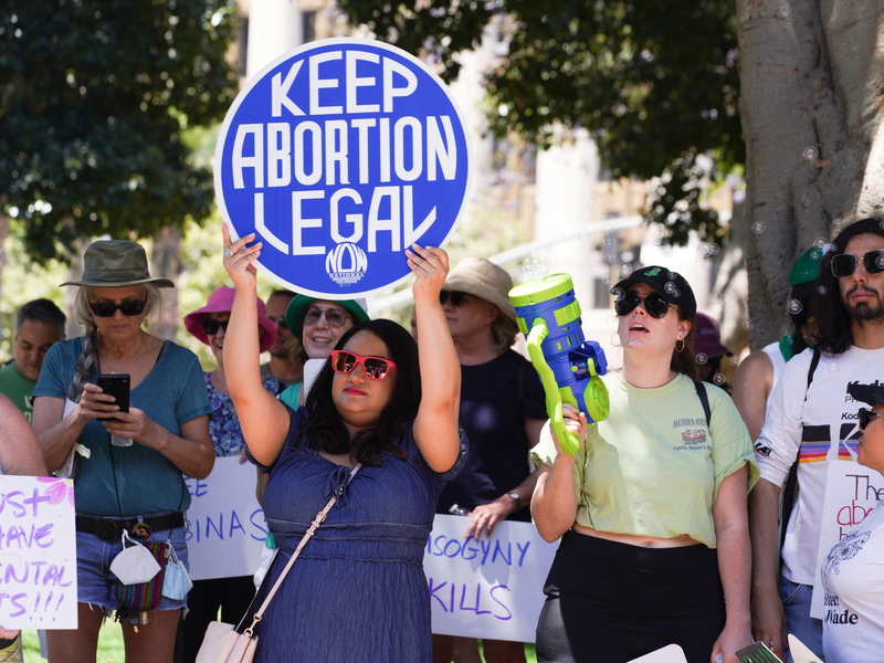 Seit 2022 ist das Recht auf Abtreibungen in den USA nicht mehr landesweit geschützt - Foto: Richard Vogel/AP