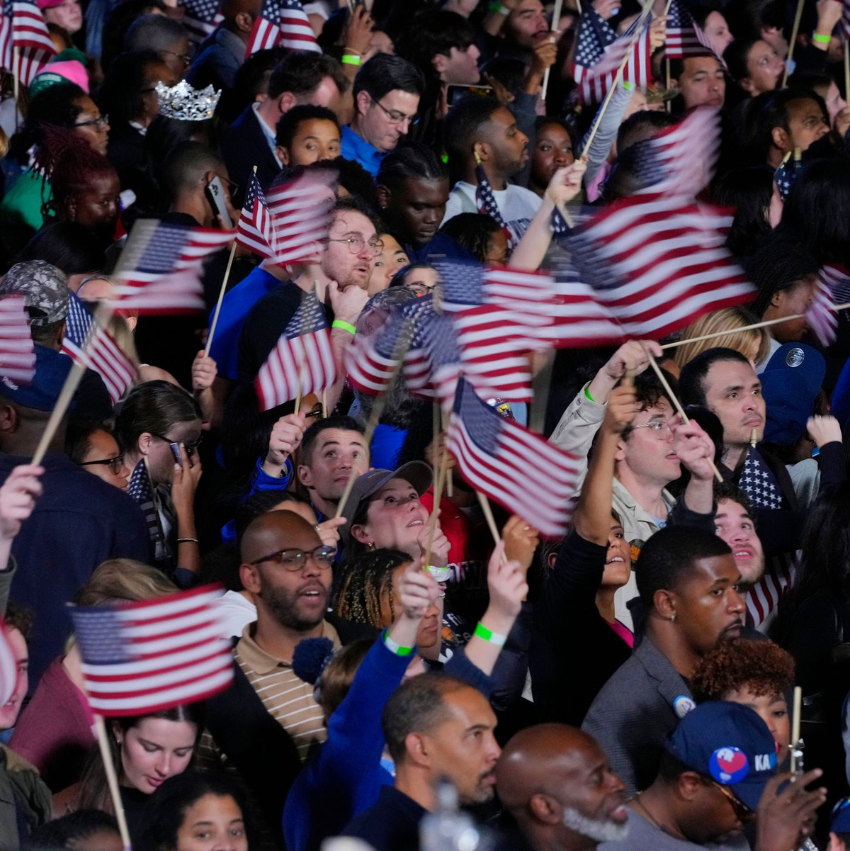 Harris rief ihre Anhänger auf, nicht zu verzagen und nicht den Mut aufzugeben. - Foto: J. Scott Applewhite/AP/dpa