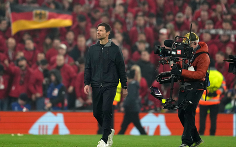 Xabi Alonso kennt die besondere Atmosphäre in Anfield bestens - Foto: Jon Super/AP/dpa