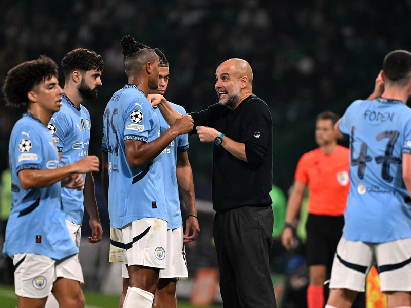 City-Coach Pep Guardiola und seine Spieler haben nach der dritten Niederlage einiges zu besprechen.  - Foto: Zed Jameson/PA Wire/dpa