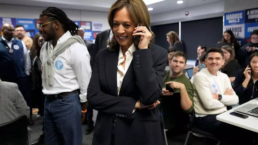 Harris wollte eigentlich bei der Wahlparty an der Howard Universität vorbeischauen.  - Bild: Jacquelyn Martin/AP/dpa