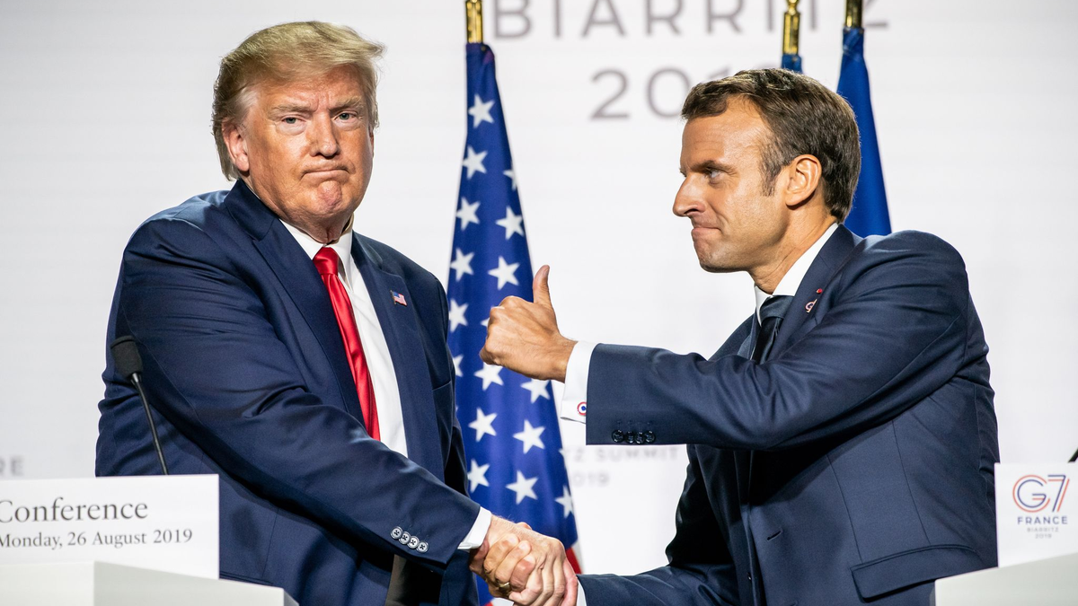 Frankreichs Staatschef Emmanuel Macron hat Donald Trump nach dessen Erklärung zum Sieger der US-Präsidentschaftswahl gratuliert. - Foto: Michael Kappeler/dpa