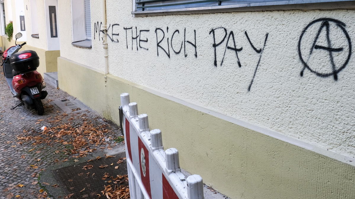 2021 verfügten die obersten zehn Prozent der Haushalte in Deutschland über 56 Prozent des Gesamtvermögens. Auch zwischen Ost und West gibt es eine Schieflage. (Symbolfoto) - Foto: Jens Kalaene/dpa-Zentralbild/ZB