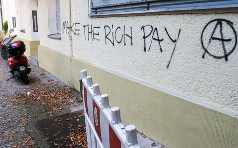 2021 verfügten die obersten zehn Prozent der Haushalte in Deutschland über 56 Prozent des Gesamtvermögens. Auch zwischen Ost und West gibt es eine Schieflage. (Symbolfoto) - Foto: Jens Kalaene/dpa-Zentralbild/ZB 2021 verfügten die obersten zehn Prozent der Haushalte in Deutschland über 56 Prozent des Gesamtvermögens. Auch zwischen Ost und West gibt es eine Schieflage. (Symbolfoto) - Foto: Jens Kalaene/dpa-Zentralbild/ZB