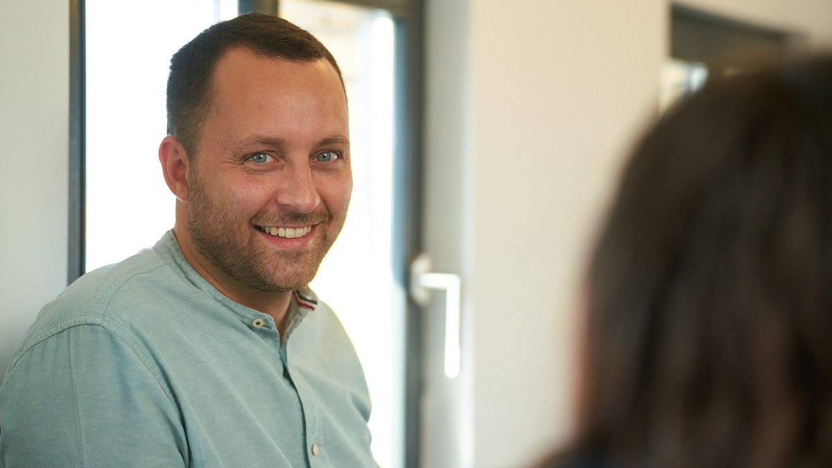 Qualität vor Quantität? Maximilian Karpf von FM Sales verrät, wie die B2B-Leadgenerierung zuverlässig gelingt - Foto: presseportal.de