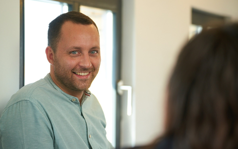 Qualität vor Quantität? Maximilian Karpf von FM Sales verrät, wie die B2B-Leadgenerierung zuverlässig gelingt - Foto: presseportal.de