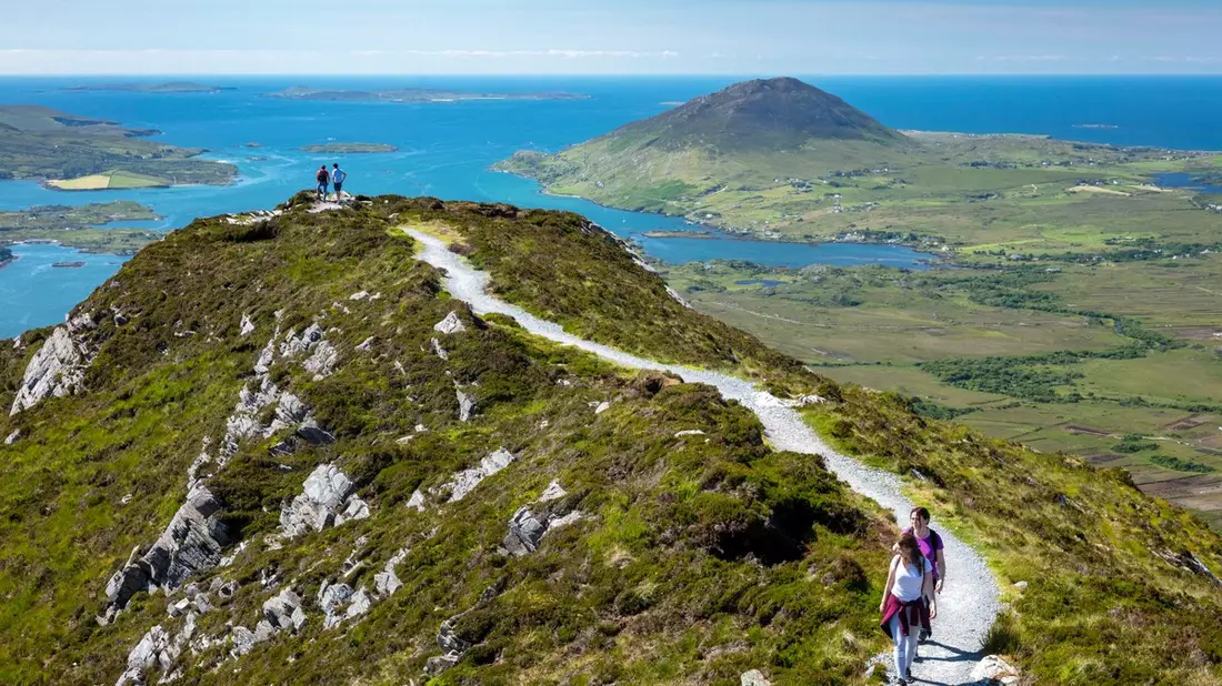 Vom Wanderglück in Irland / Die irische Insel bietet für alle Geschmäcker und Schwierigkeiten die richtige Route - Natur pur zu Fuß erleben - Bild: presseportal.de
