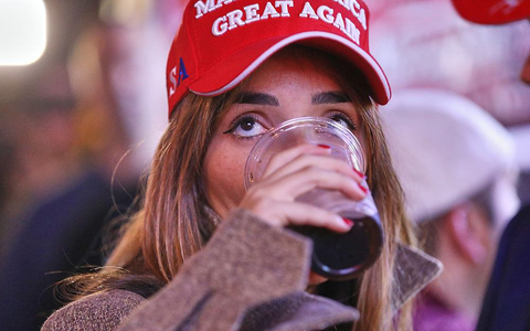 Zuschauerin auf Republikaner-Wahlparty in der Wahlnacht - Foto: über dts Nachrichtenagentur