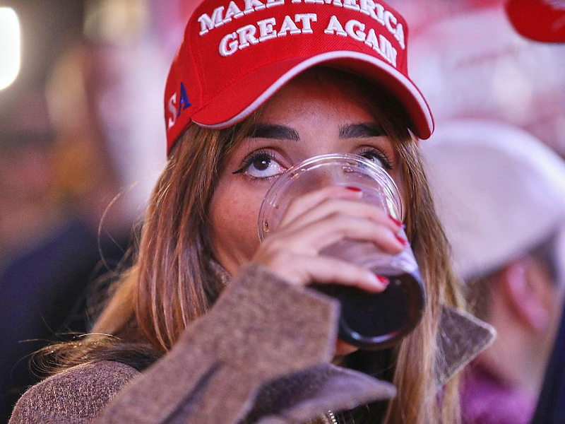Zuschauerin auf Republikaner-Wahlparty in der Wahlnacht - Foto: über dts Nachrichtenagentur