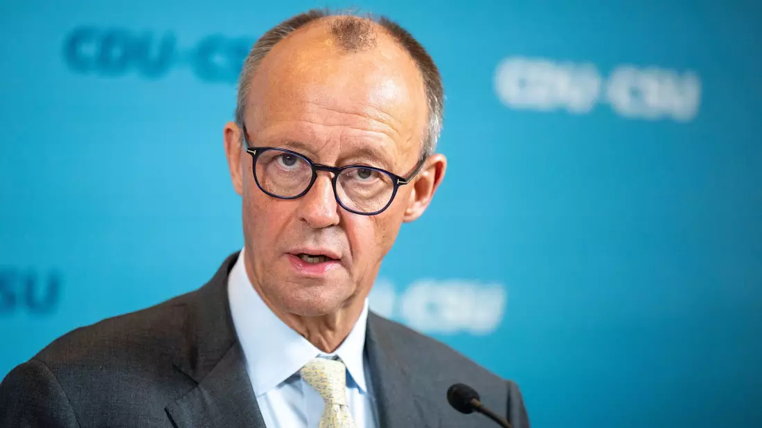 Merz will den Begriff Brandmauer für das falsche Wort.  - Bild: Michael Kappeler/dpa