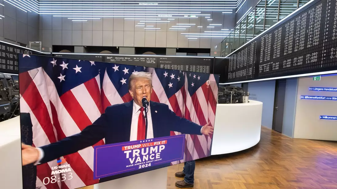 Donald Trump gewinnt die US-Präsidentschaftswahl - berichtet die Nachrichtenagentur AP unter Berufung auf Erhebungen und Prognosen. - Bild: Boris Roessler/dpa
