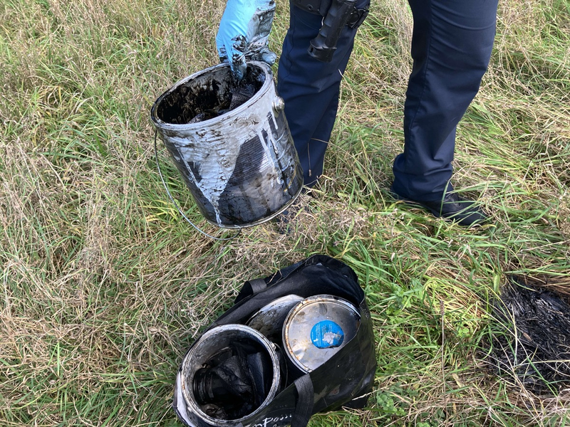 POL-LDK: + Altöl entsorgt + Unfallfluchten in Dillenburg, Herborn und auf der B49 + Kontrolle über Transporter verloren + - Foto: presseportal.de