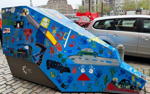 POL-HH: 241106-3. Spendenübergabe an Gemeinnütziges Jugendwerk Unfallgeschädigter Kinder im Miniatur Wunderland in der HafenCity - Foto: presseportal.de