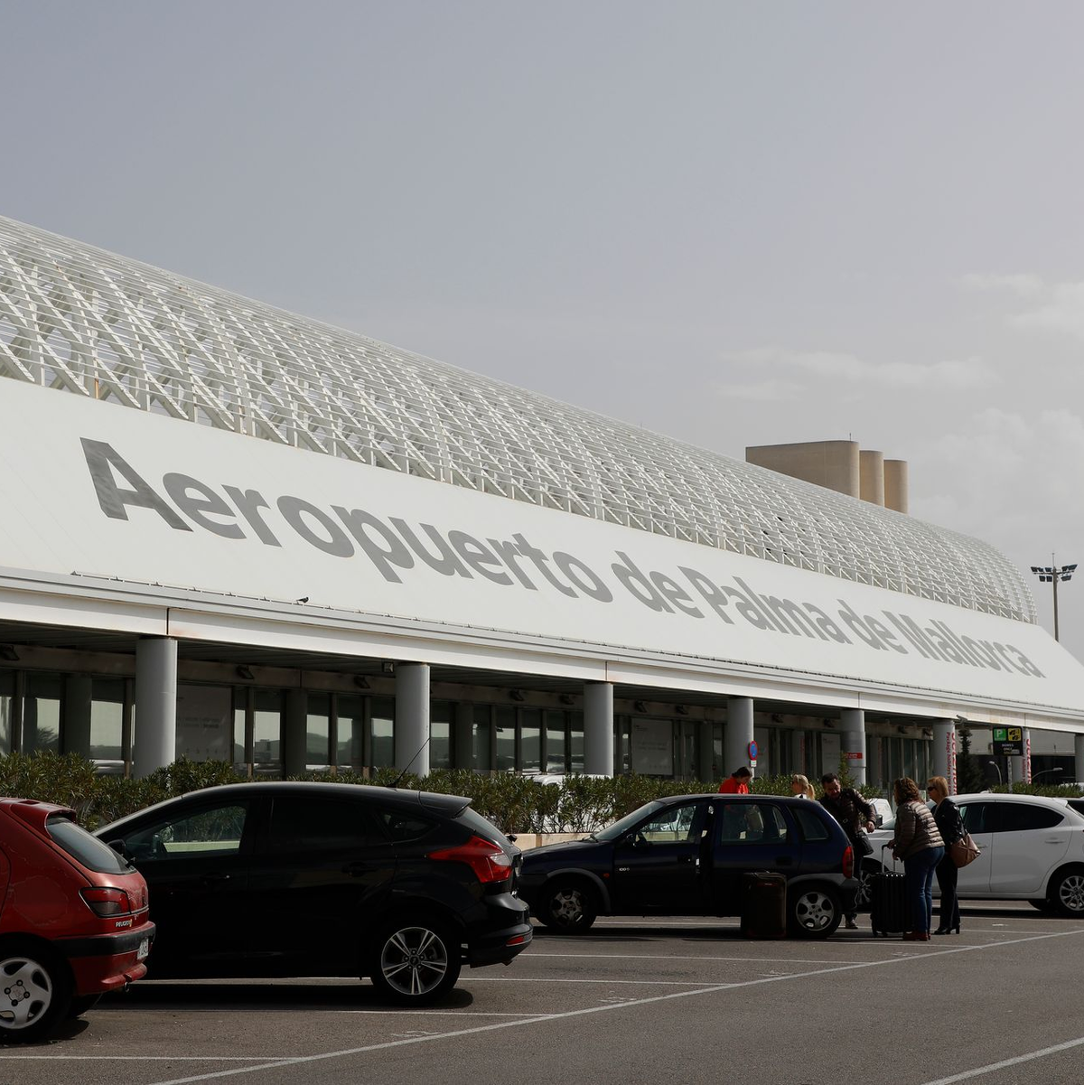 Bei der Evakuierung eines Flugzeugs in Palma de Mallorca wurden mehrere Menschen verletzt. (Archivfoto) - Foto: Clara Margais/dpa