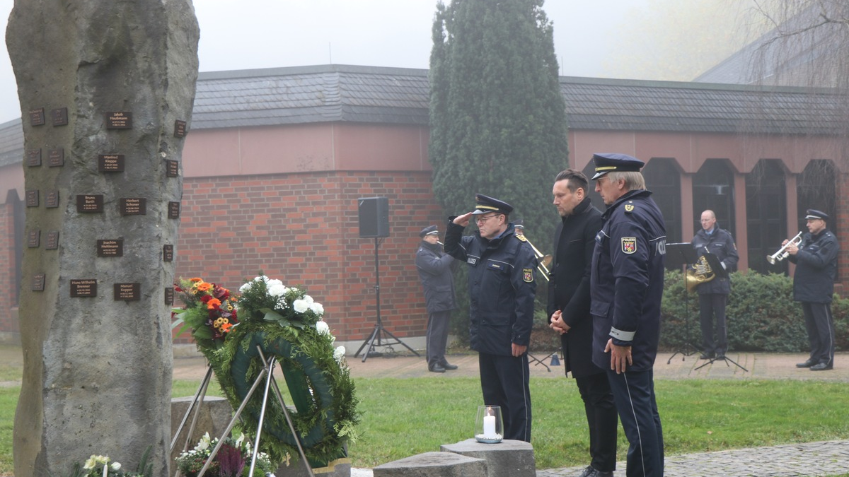 HDP-RP: Zentrale Gedenkfeier für die im Dienst ums Leben gekommenen Polizeibeamtinnen und Polizeibeamten der rheinland-pfälzischen Polizei an der Hochschule der Polizei - Foto: presseportal.de