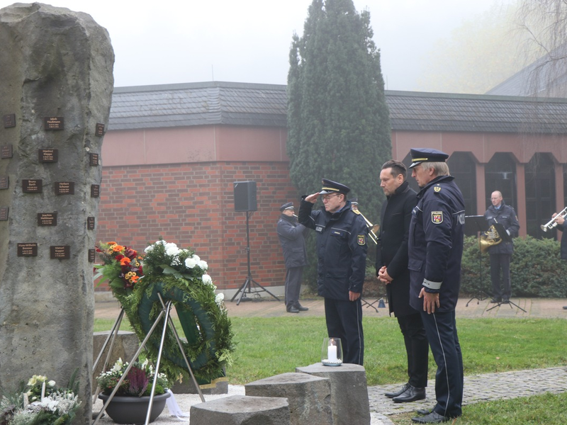 HDP-RP: Zentrale Gedenkfeier für die im Dienst ums Leben gekommenen Polizeibeamtinnen und Polizeibeamten der rheinland-pfälzischen Polizei an der Hochschule der Polizei - Foto: presseportal.de