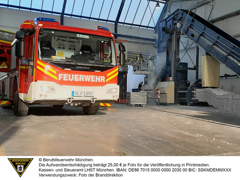 FW-M: Feuer in Papierpresse (Aubing) - Foto: presseportal.de