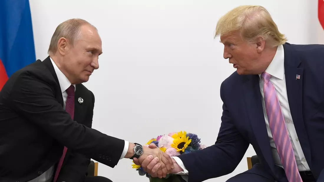 Der Kreml hofft auf einen Deal mit Trump zur Ukraine (Archivbild) - Bild: Susan Walsh/AP/dpa