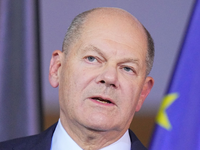 Bundeswirtschaftsminister Robert Habeck (Grüne) nach der Ankündigung des Bundeskanzlers. - Foto: Michael Kappeler/dpa