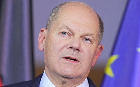 Bundeswirtschaftsminister Robert Habeck (Grüne) nach der Ankündigung des Bundeskanzlers. - Foto: Michael Kappeler/dpa