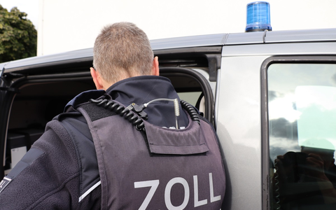 HZA-BI: Zollkontrollen auf Herbstwoche in Lippstadt/Illegale Beschäftigung in einem Fahrgeschäft beendet - Foto: presseportal.de