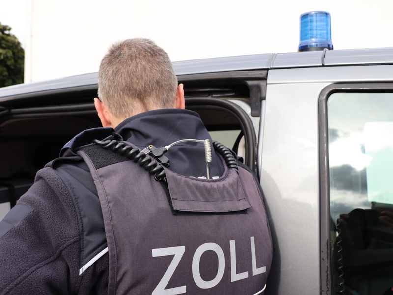HZA-BI: Zollkontrollen auf Herbstwoche in Lippstadt/Illegale Beschäftigung in einem Fahrgeschäft beendet - Foto: presseportal.de