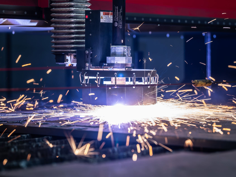 Die schwache Autoindustrie belastet die Konjunktur. - Foto: Silas Stein/dpa