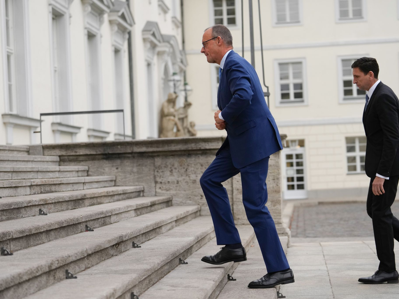 Buschmann hatte am Donnerstag seine Entlassungsurkunde von Bundespräsident Frank-Walter Steinmeier entgegengenommen. (Archivbild) - Foto: Kay Nietfeld/dpa