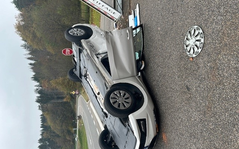 POL-PDLD: Verursacherin landet auf dem Dach - Foto: presseportal.de