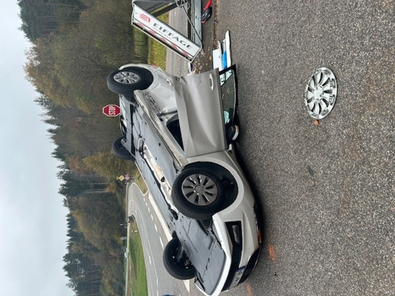 POL-PDLD: Verursacherin landet auf dem Dach - Foto: presseportal.de