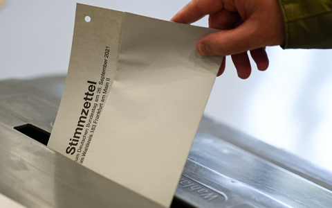 Im nächsten Jahr wird ein neuer Bundestag gewählt - die Frage ist nur: wann? (Symbolbild) - Foto: Arne Dedert/dpa