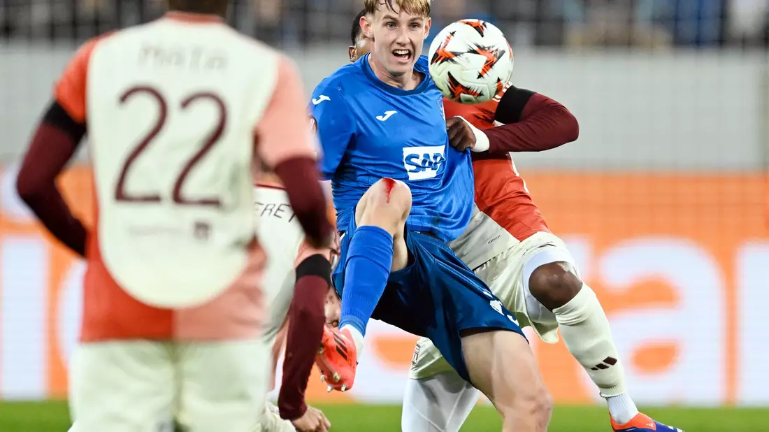 Umut Tohumcu jubelt über den späten Ausgleich für Hoffenheim  - Bild: Uwe Anspach/dpa