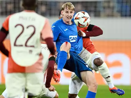 Umut Tohumcu jubelt über den späten Ausgleich für Hoffenheim  - Foto: Uwe Anspach/dpa