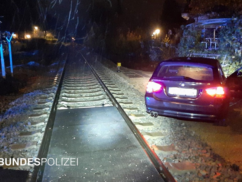 Bundespolizeidirektion München: Seniorin fährt in Gleisbereich / Erhebliche Beeinträchtigungen im Bahnverkehr - Foto: presseportal.de