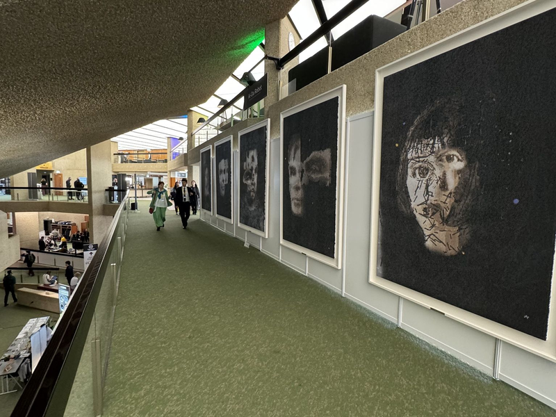 Erschaffen von einer Roboterkünstlerin: Kunstwerke von Ai-Da. (Archivbild) - Foto: Ai-Da Robot Studio/PA Media/dpa